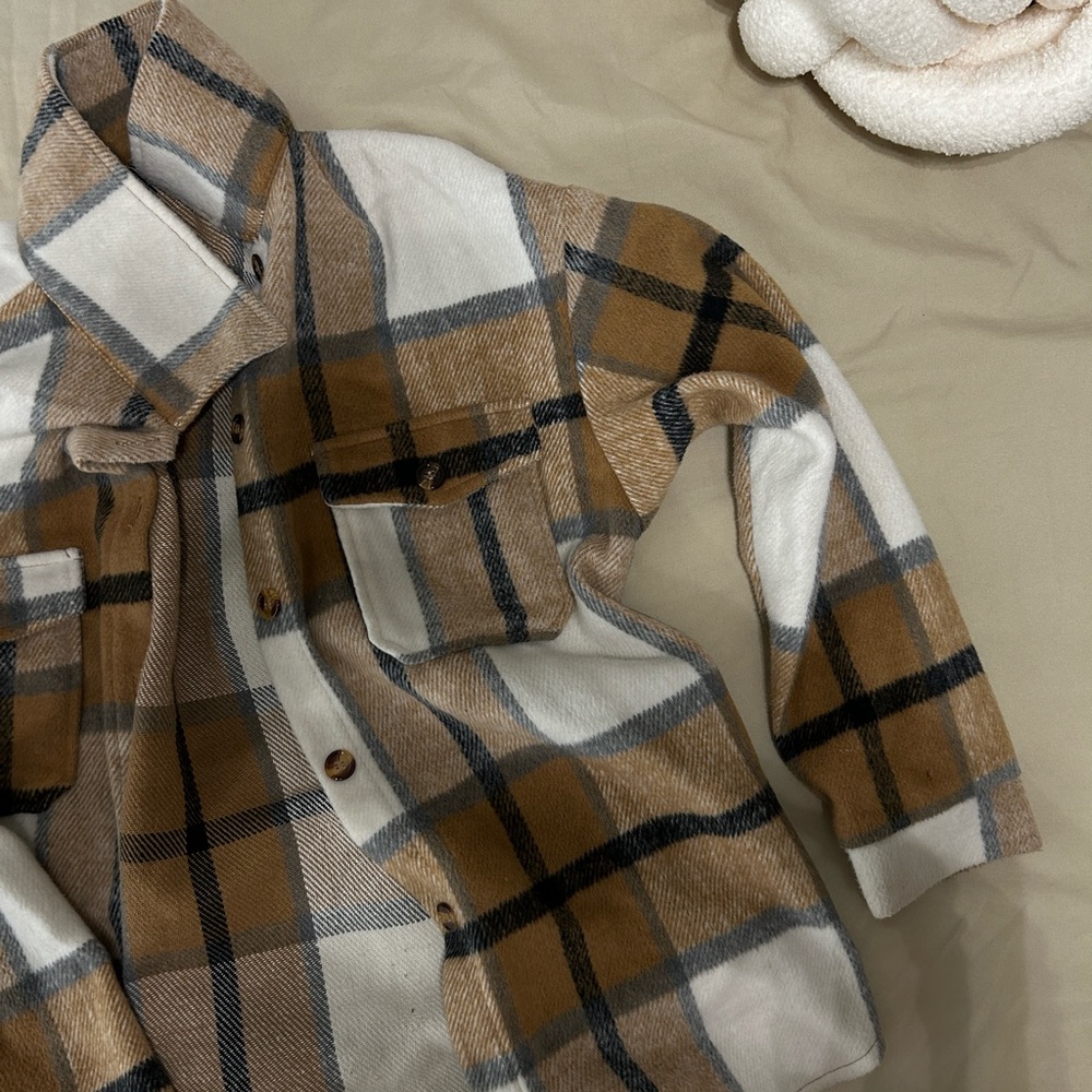 Plaid Pattern Pocket Lapel Neck Jacket. Women. Beige. Very good condition.